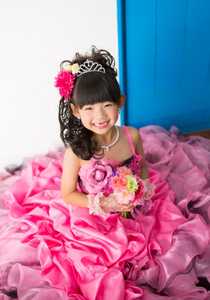 7歳だけの歯抜けショットも最高の笑顔と共にいい七五三の思い出になります