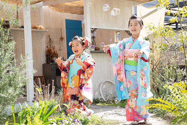 佐藤写真館が選ばれる理由08「ガーデンスタジオを用意しております」のサムネイル